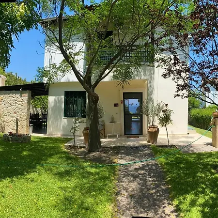 Detached With Sea View *