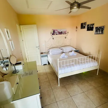 Detached With Sea View Nyaraló