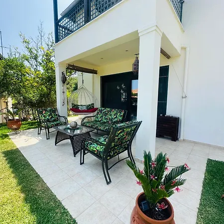 Detached With Sea View *