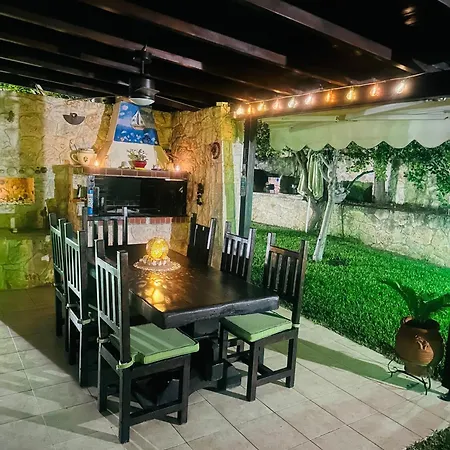 Detached With Sea View بيت للعطل *