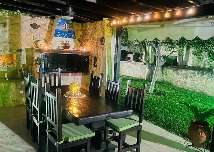 Detached With Sea View 別荘 *