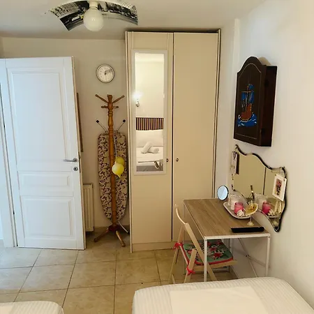 בית נופש Detached With Sea View חניוטי