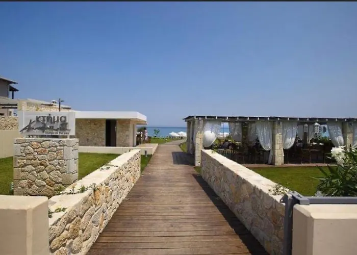 Detached With Sea View *